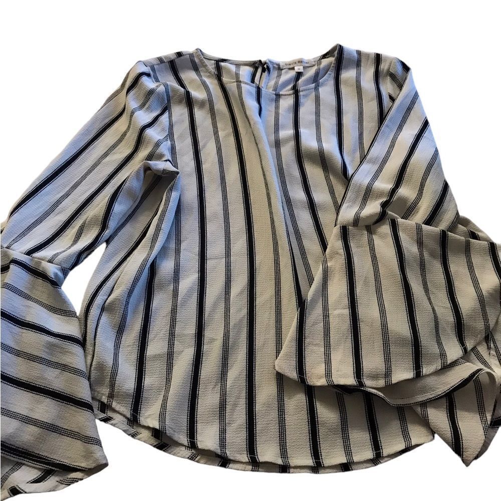 Stevie Hender size large blouse flare sleeves like new condition